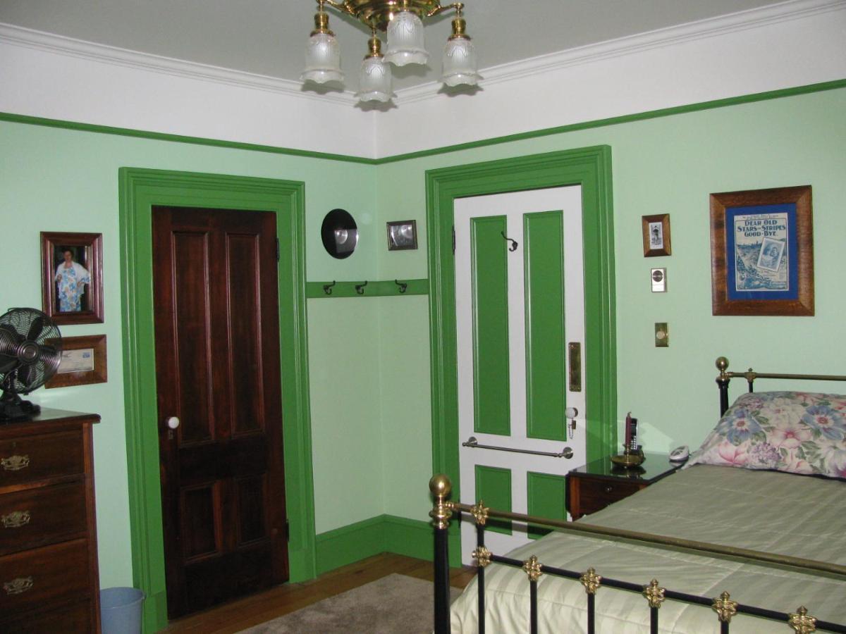 Gower Manor Historic Bed & Breakfast Сент-Джонс Экстерьер фото