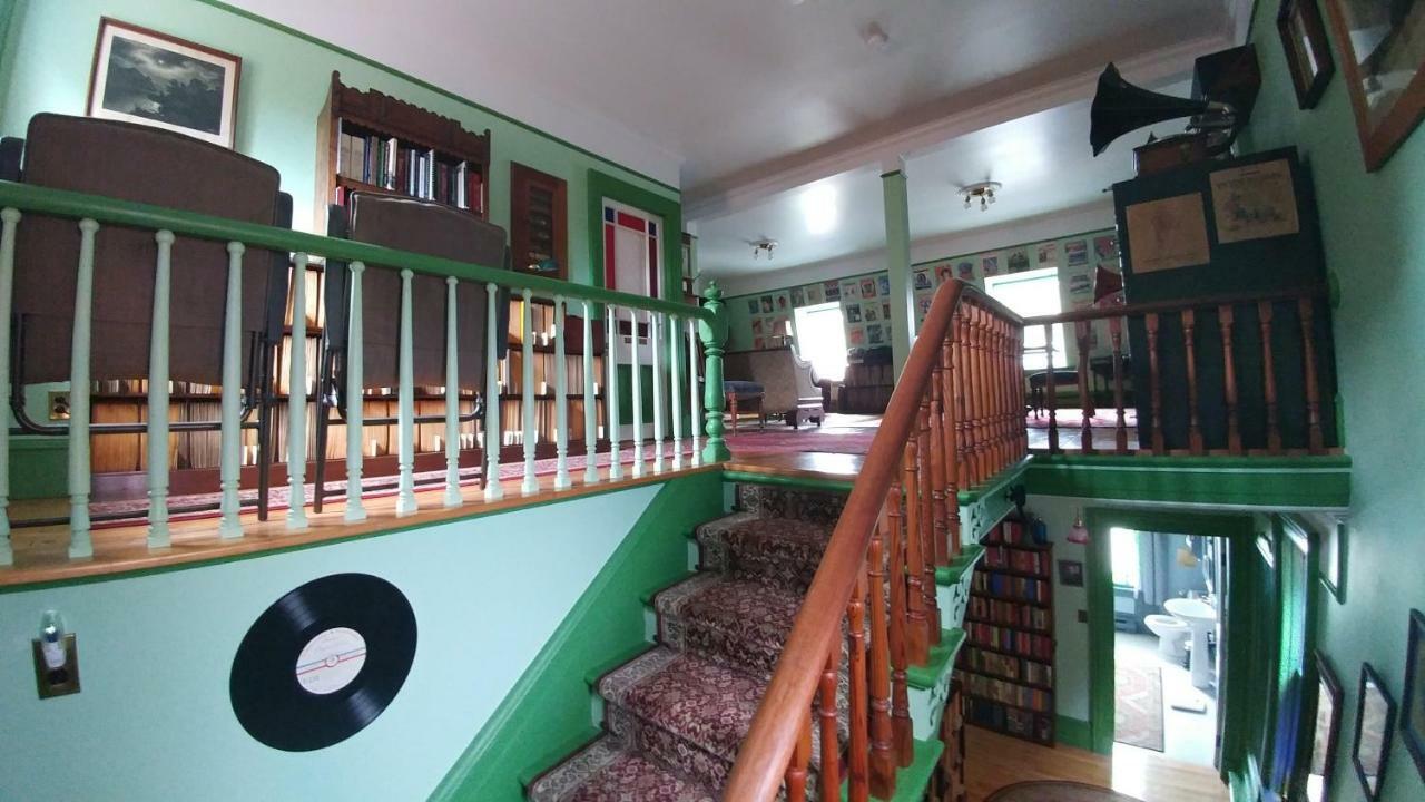 Gower Manor Historic Bed & Breakfast Сент-Джонс Экстерьер фото